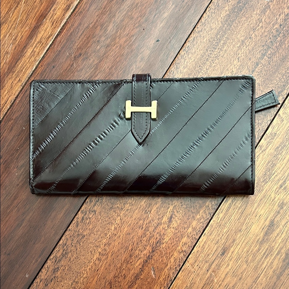 Elegant Brown Eel skin Wallet with Gold Accent - NEW